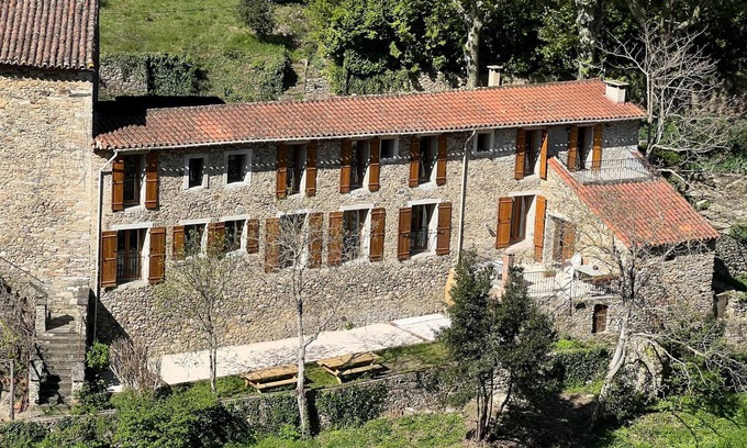 Olargues House | La Mazette, les pieds dans l'eau ! (12 pers.)