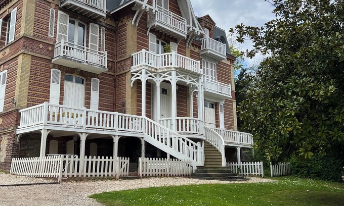 Villers-sur-Mer Apartment | La mer et le Centre Ville à 7 Minutes à Pieds Avec le Calme de la Campagne