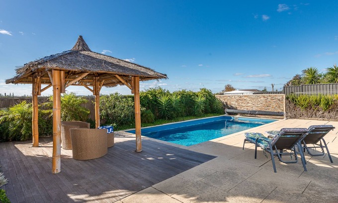 Quinns Rocks House | La Mer - Home with a Pool