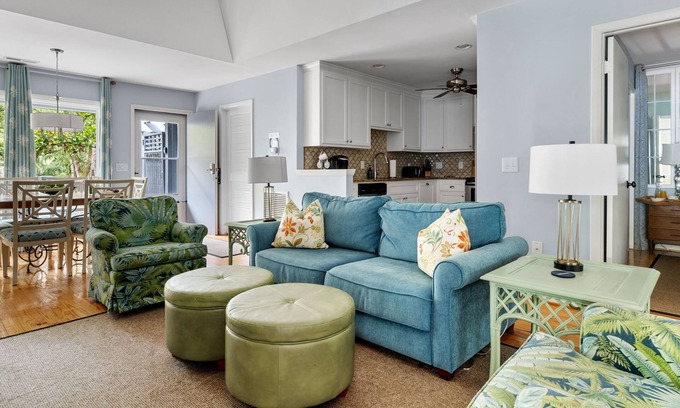 West Beach Cottage | La Mer | Your Coastal Haven with Community Pool
