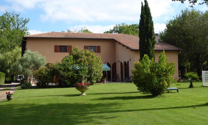 Sainte-Eulalie-en-Born Bed & Breakfast | La Mimona
