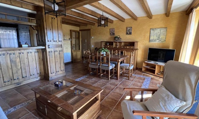 Navarredonda de Gredos Apartment | La Nava de Gredos acogedor piso con vistas