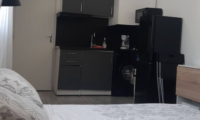 14th Arrondissement Condo | La Nuit Étoile