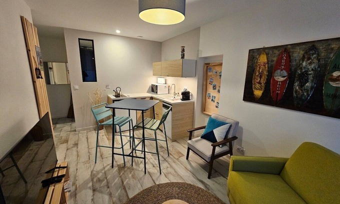 Genas Apartment | La Paillote-Apartment-Private Bathroom-Apartment-Garden view