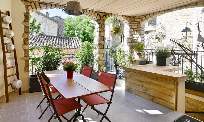 Rochegude Apartment | La Palette - Charmant appartement climatisé