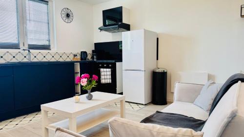 Troyes Apartment | La Parenthèse Moderne - Parking - Wifi