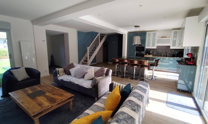 Quend Villa | La parenthèse verte et bleue, upscale home in the pines
