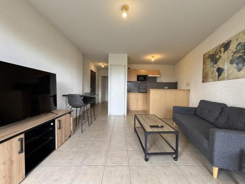 Pin - Vert Galant Apartment | La Pause des 24H - 4pers - WiFi - Rêve au Mans