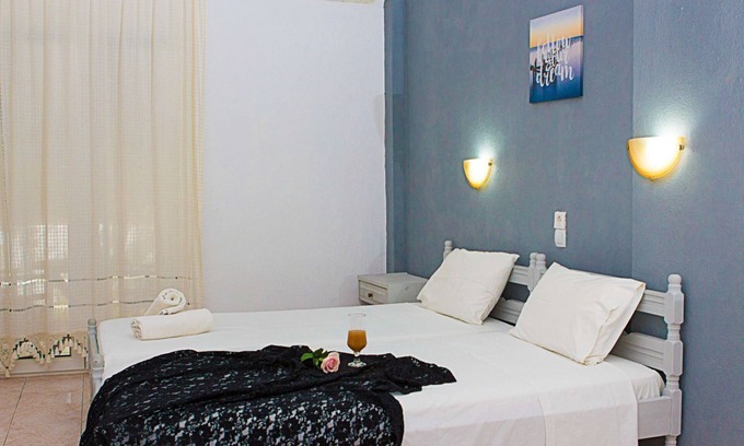Skiathos Hotel | La Pensione 3 Skiathos