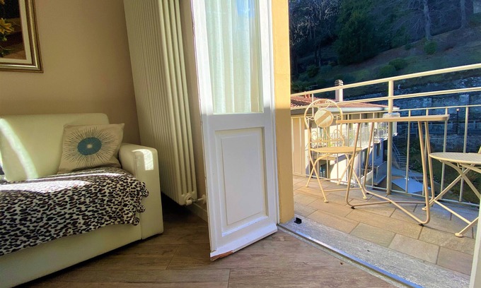 Bellagio Apartment | La Perla New & stylish apartment with balcony Bellagio centre