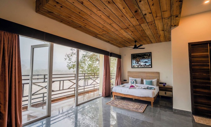 Dhikuli Hotel | La Perle River Resorts