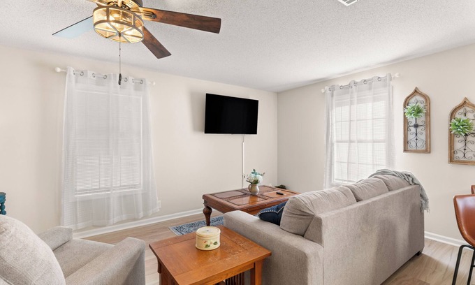 Dock Junction House | La Petit Refuge - Pet Friendly w/Fenced Yard