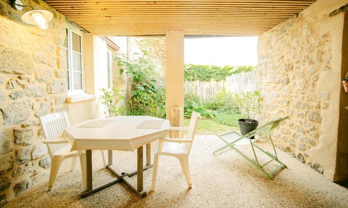 La Bachellerie House | La Petite Bachelière - terrasse couverte extérieure et jacuzzi