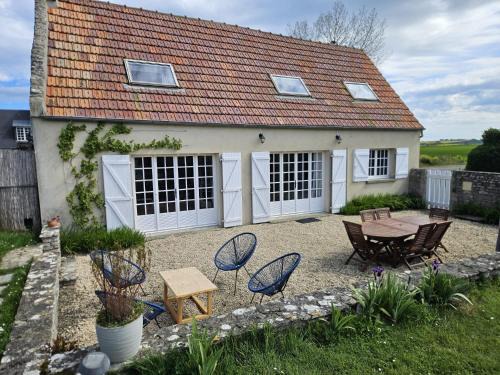 Saint-Come-de-Fresne House | La petite chouette