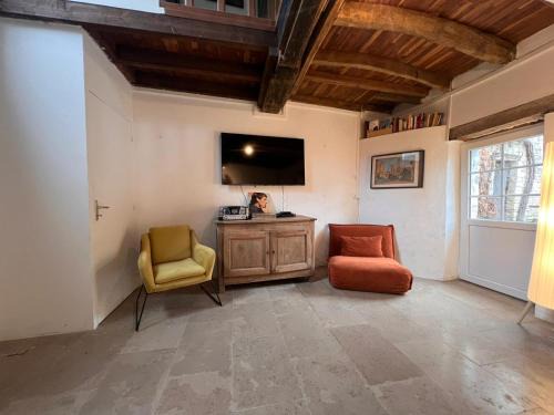 Tanlay House | La Petite Ecluse, maison d'artistes