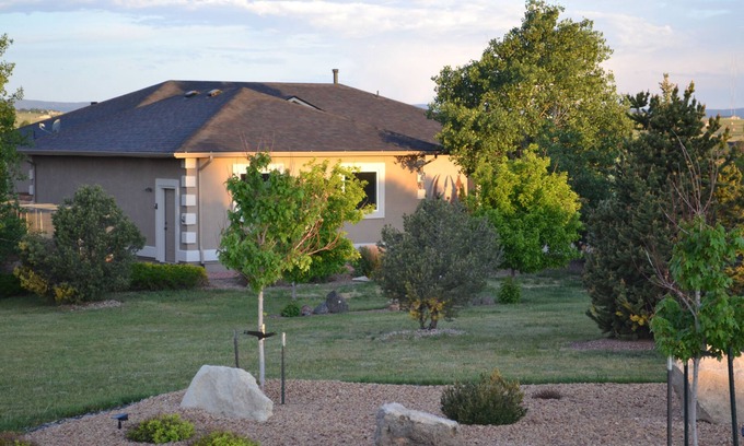 Colorado Springs Bed & Breakfast | "La Petite Foret Noire"nCountryside Walk-Out Suite