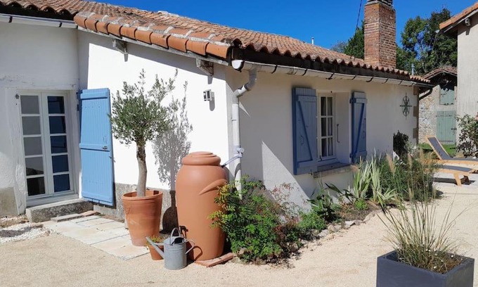 Esse House | La Petite Grange