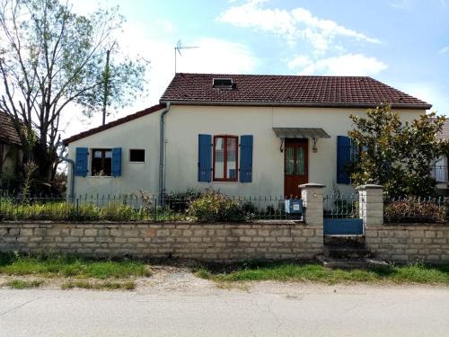 Saint-Loup-Geanges House | LA PETITE MAISON