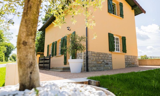 Baudrieres House | La Petite Maison Garde Barrière