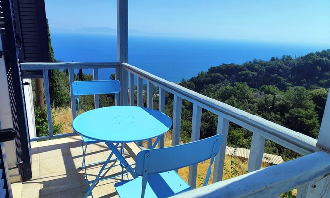 Samos House | La Petite Maison