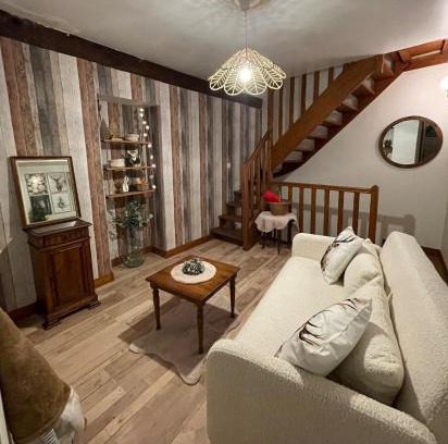 Avallon House | "La petite maison" Triplex au centre ville - Les Terres du Roy
