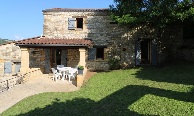 Daglan House | La Peyrugue - old stone farmhouse, completely refurbished