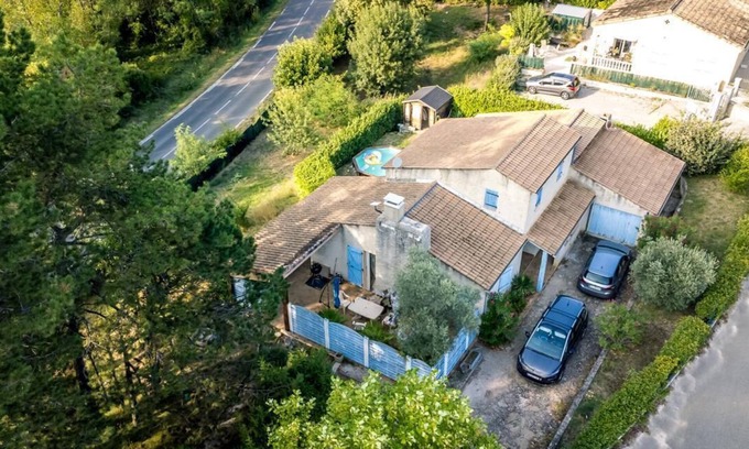 Salavas House | La Pinède, a welcoming family home, 5 minutes from Vallon Pont D'Arc