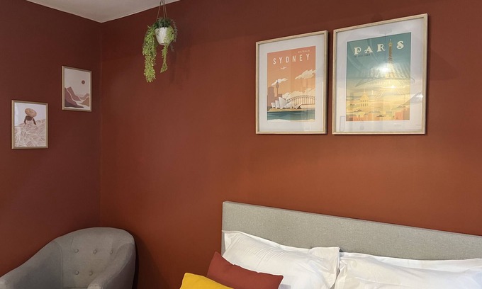 Calais Apartment | La Place, studio en centre ville de Calais