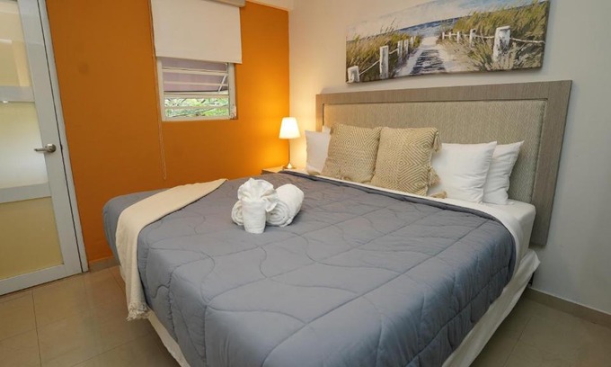Santurce Apartment | La Placita Suites Hotel-Suite 204