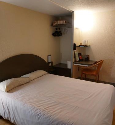 Pouance Hotel | La Porte Angevine