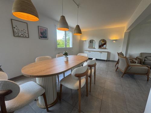 Ruaudin House | La Porte du Circuit - 8pers - Confort - Rêve au Mans