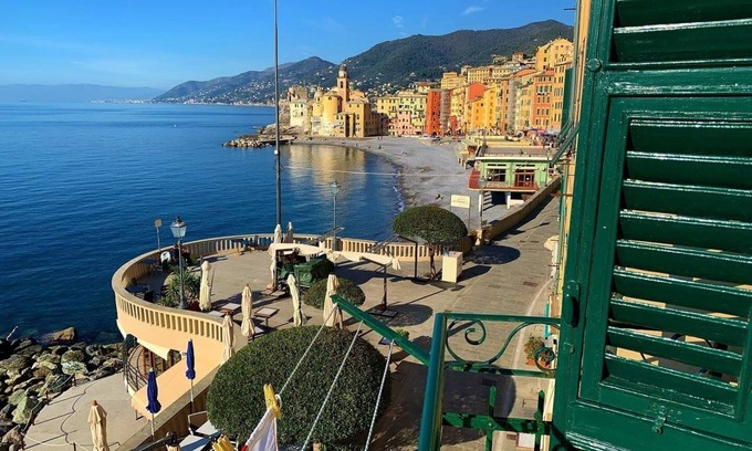 Camogli House | La Priaguea - Front beach with balcony