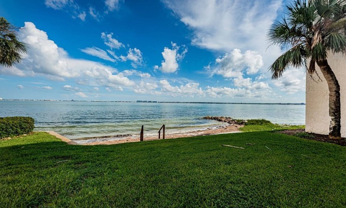 Isla del Sol Condo | La Puerta 'Happiness' is a Day at the Beach
