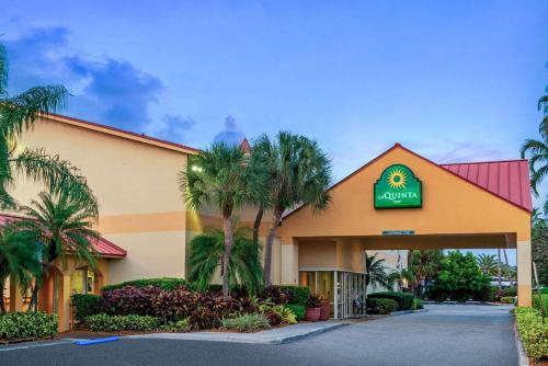 Imperial Point Hotel | La Quinta by Wyndham Fort Lauderdale Pompano Beach