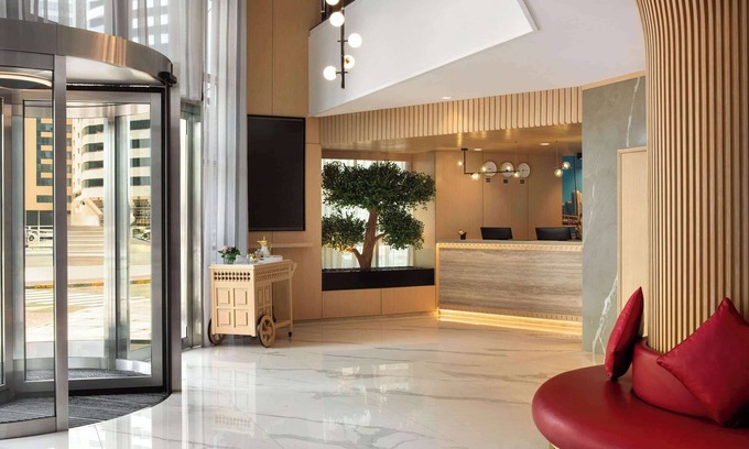 Abu Dhabi City Center Hotel | La Quinta by Wyndham Abu Dhabi Al Wahda