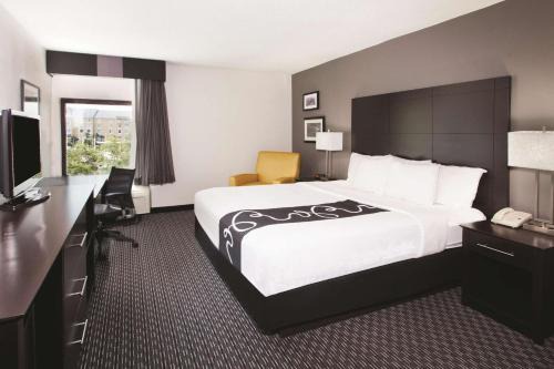 Charleston Hotel | La Quinta by Wyndham Charleston Riverview