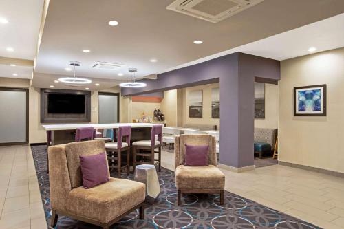 Fayetteville Hotel | La Quinta by Wyndham Fayetteville