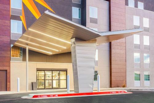 Lubbock Hotel | La Quinta by Wyndham Lubbock West Medical Center