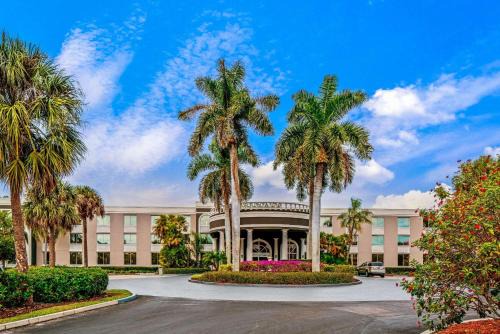 Naples Hotel | La Quinta by Wyndham Naples Downtown