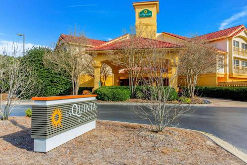 Morrisville Hotel | La Quinta by Wyndham Raleigh Durham Intl AP