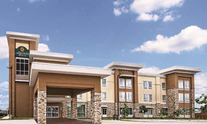 San Antonio Hotel | La Quinta by Wyndham San Antonio by Frost Bank Center