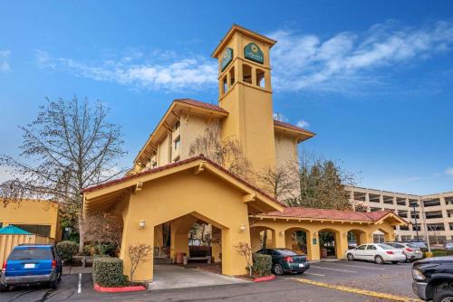 SeaTac Hotel | La Quinta by Wyndham Seattle Sea-Tac Airport