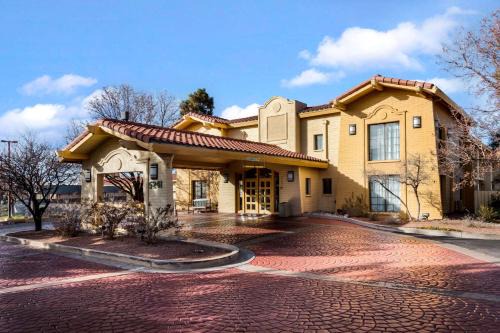 Northeast Heights Hotel | La Quinta Inn by Wyndham Albuquerque Northeast