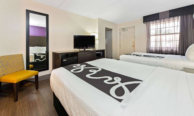 Ludlam Hotel | La Quinta Inn by Wyndham Miami Airport North