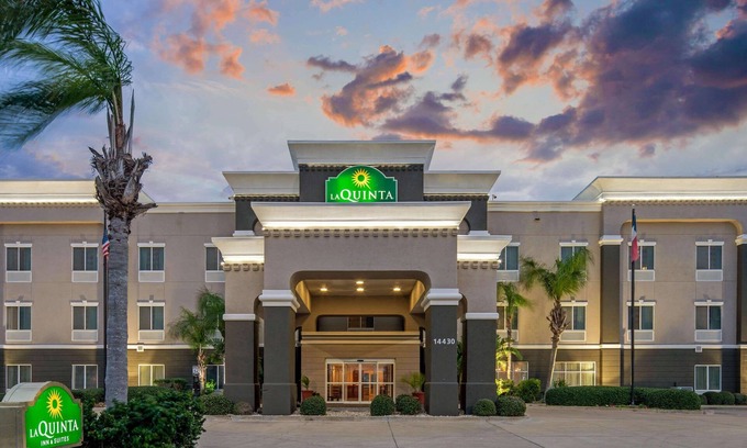 Corpus Christi Hotel | La Quinta Inn & Suites by Wyndham Corpus Christi-N Padre Isl