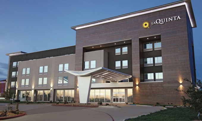 Amarillo Hotel | La Quinta Inn & Suites by Wyndham Amarillo Airport