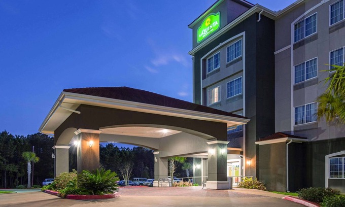 Leesville Hotel | La Quinta Inn & Suites by Wyndham Leesville Ft. Polk