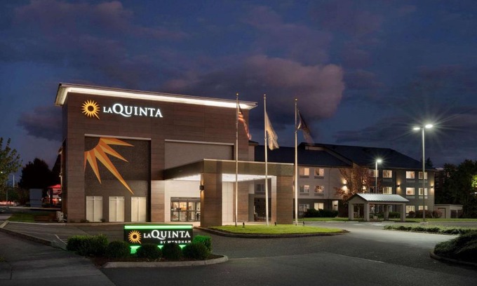 Springfield Hotel | La Quinta Inn & Suites by Wyndham Springfield