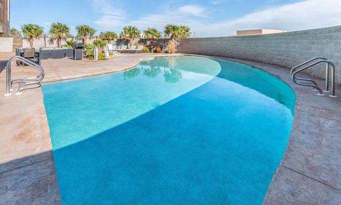 Carlsbad Hotel | La Quinta Inn & Suites by Wyndham Carlsbad