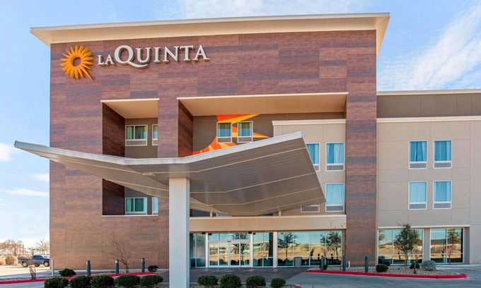 Lubbock Hotel | La Quinta Inn & Suites by Wyndham Lubbock South